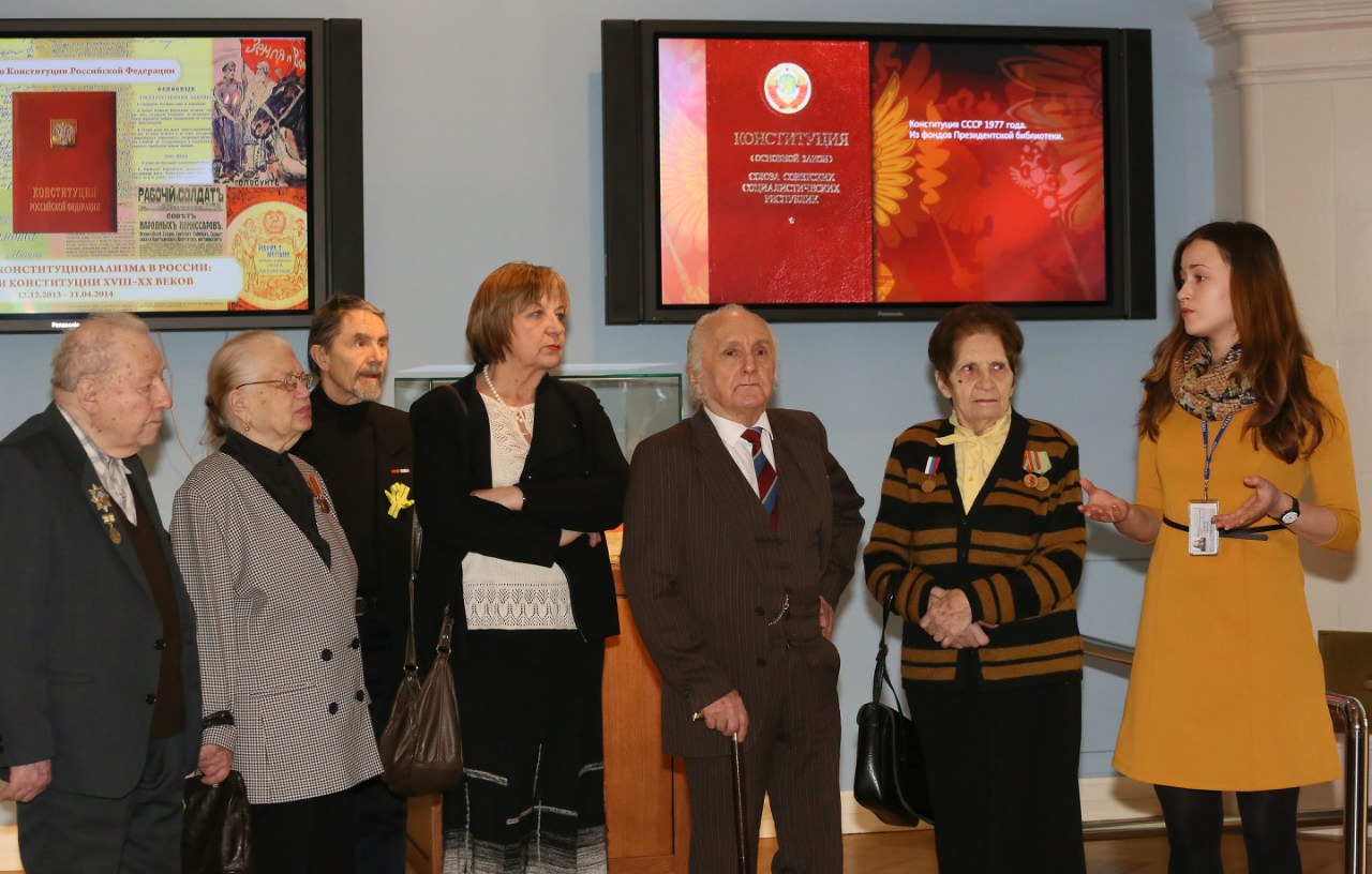 слева направо: Абрам Шалыт и его супруга, Андрей Сладков, Наталья Корконосенко, Федор Нелюбин,  Евгения Воскресенская